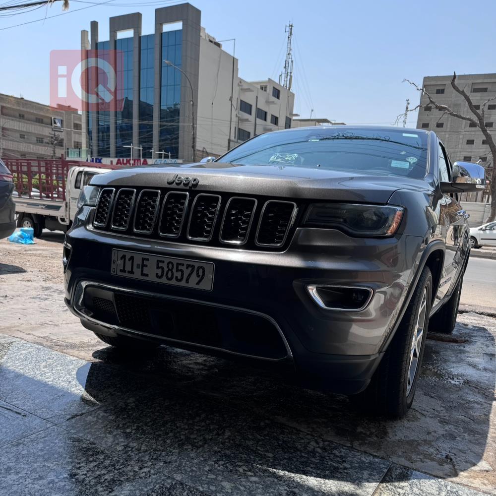 جیپ گراند شیرۆکی